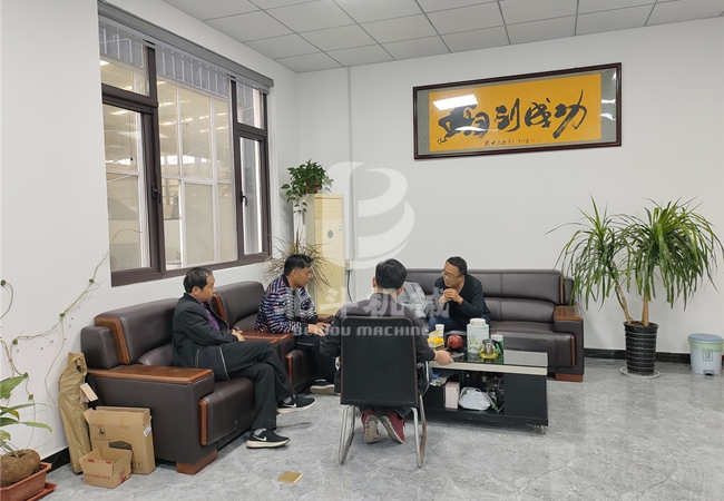 锯末花季APP下载安装迎来远方的客户来访