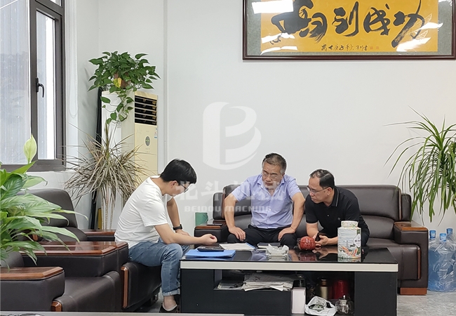 广东客户来花季传媒广告入口网站下载机械实地考察果壳花季APP下载安装